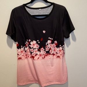 TShirt Women Size M NWOT